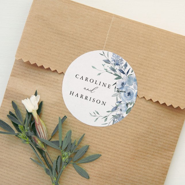 Elegant Dusty Blue Floral Wedding Runder Aufkleber (Von Creator hochgeladen)