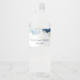 Elegant Dusty Blue Floral Wedding Wasserflaschenetikett