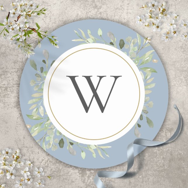 Elegant Dusty Blue Greenery Monogram Initial Runder Aufkleber (Elegant Dusty Blue Greenery Monogram Initial Classic Round Sticker)