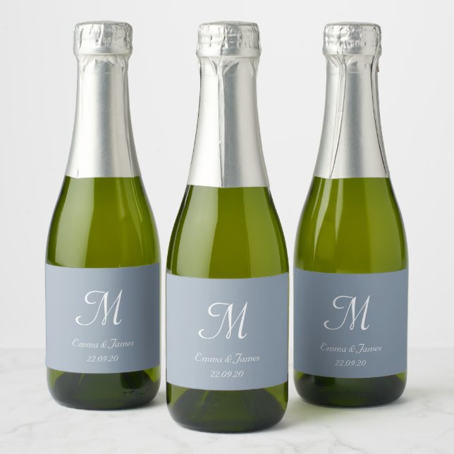 Elegant Dusty Blue Monogram Gastgeschenk Hochzeit  (Flaschen)