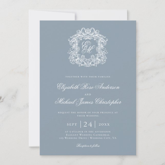 Elegant Dusty Blue Monogram Wedding Crest Einladung (Vorderseite)