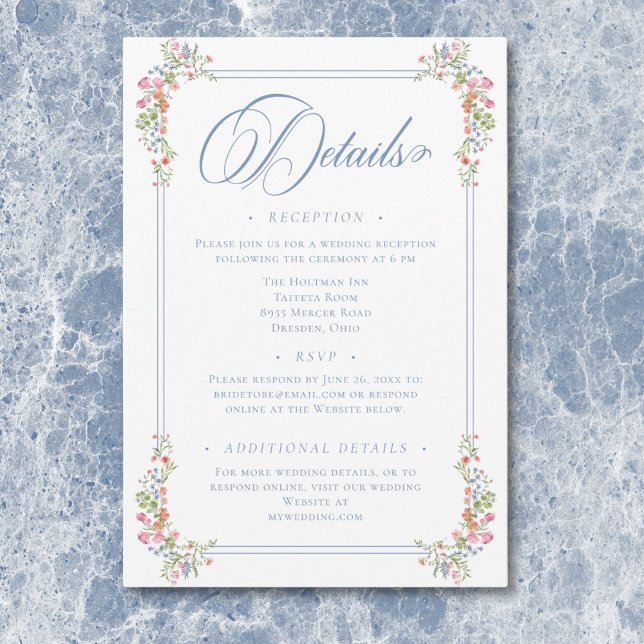Elegant Dusty Blue Pastel Wildblume Wappen Wedding Begleitkarte (Elegant Dusty Blue Pastel Wildflower Crest Wedding Enclosure Card)
