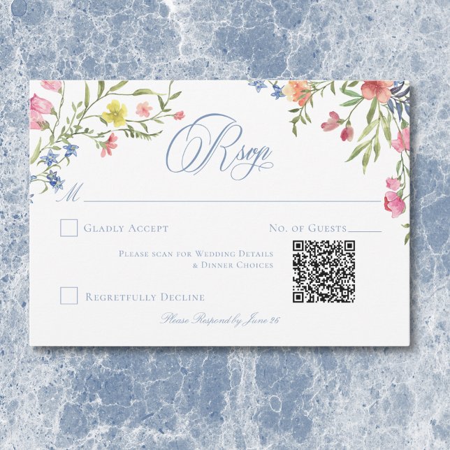 Elegant Dusty Blue Pastel Wildblume Wappen Wedding RSVP Karte (Elegant Dusty Blue Pastel Wildflower Crest Wedding RSVP Card)