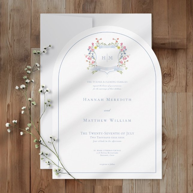 Elegant Dusty Blue Pastel Wildflower Crest Wedding Einladung (Von Creator hochgeladen)