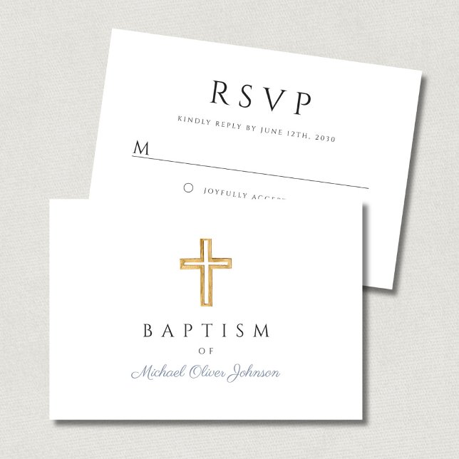 Elegant Dusty Blue Religious Cross Boy Taufe RSVP Karte (Elegant Dusty Blue Religious Cross Boy Baptism RSVP Card)