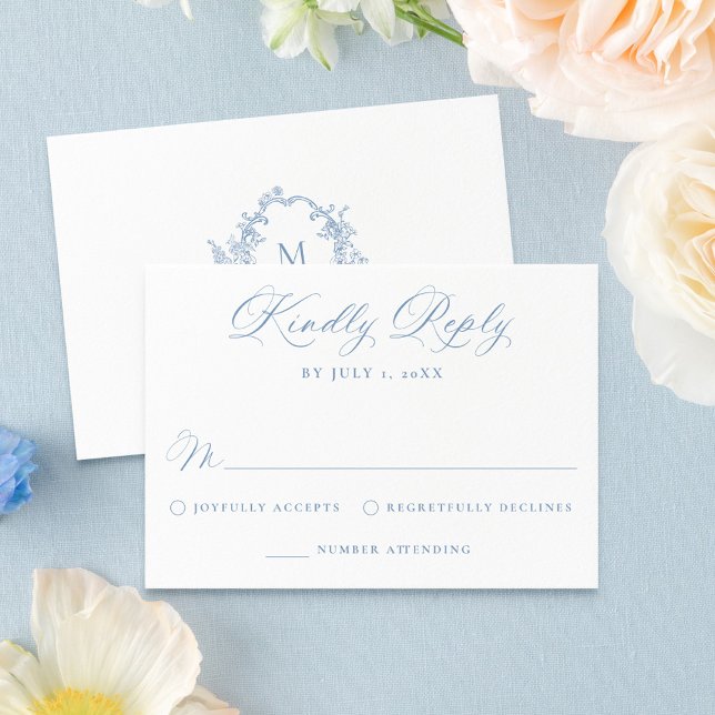 Elegant Dusty Blue Victorian Floral Wedding RSVP Karte (Von Creator hochgeladen)