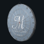 Elegant Dusty Blue White Monogram Initial Name Dartscheibe<br><div class="desc">Elegantes Dusty Blue und White Monogram Initial Name Custom Dart Board</div>