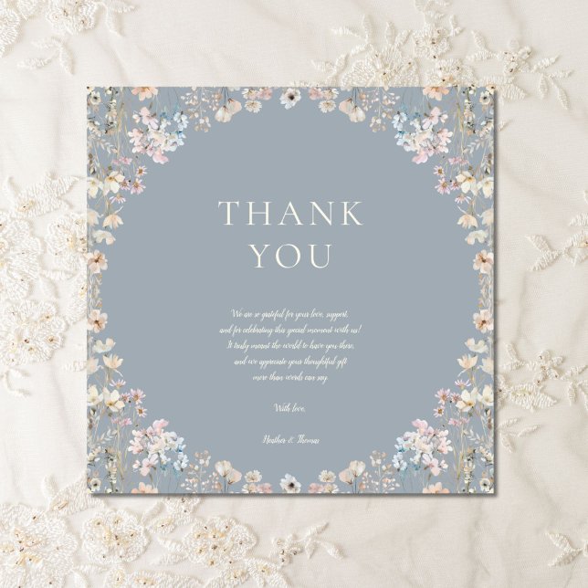 Elegant Dusty Blue Wildflower Baby Shower Dankeskarte (Von Creator hochgeladen)