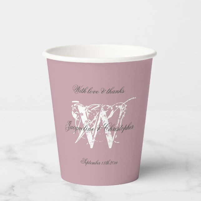 Elegant Dusty Pink Monogram + Names Script Wedding Pappbecher (Vorderseite)
