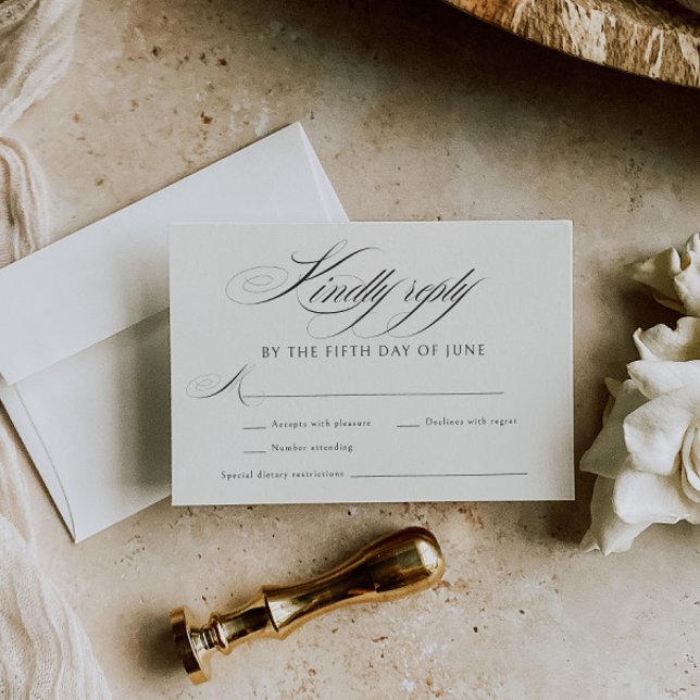 Elegant Ecru Black Calligraphy Wedding RSVP Karte (Von Creator hochgeladen)