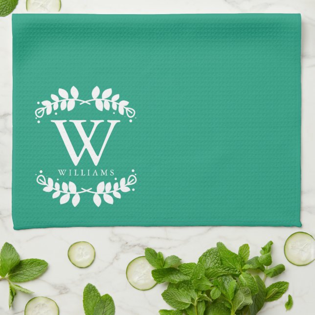 Elegant Emerald Green Monogram Handtuch (Gefaltet)