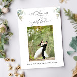 Elegant Eucalyptus Greenery Wedding Foto Dankeskarte<br><div class="desc">Schicken Sie uns Ihr Dankeschön mit diesem schönen "Mit Liebe und Dankbarkeit" Foto danke Ihnen Karte. Design mit zarten Aquarellfarben Eukalyptus Gründetails und schöne moderne handgeschriebene Kalligrafieelemente. Teil unserer Kollektion "MInimal and Graceful Eucalyptus Wedding",  mit koordinierenden Produkten wie z.B. passenden Umschlägen,  Umschlagadressen-Etiketten und Siegel.</div>