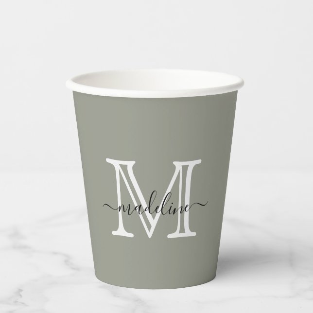 Elegant Evergreen Fog Script Monogram Pappbecher (Vorderseite)