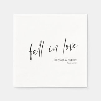 Elegant Fall in Love Script Minimalist Wedding Serviette