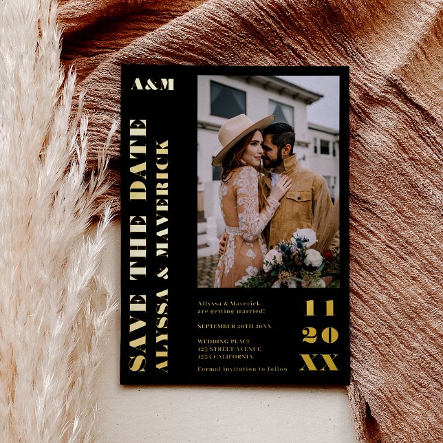 Elegant Feines Schwarz 2 Fotos Hochzeit Folieneinladung (Elegant Bold simple gold black 2 photos wedding Foil Invitation)