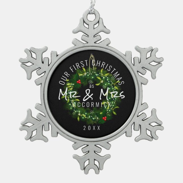 Elegant First Christmas Mr. Wreath Personalisiert Schneeflocken Zinn-Ornament (Vorderseite)