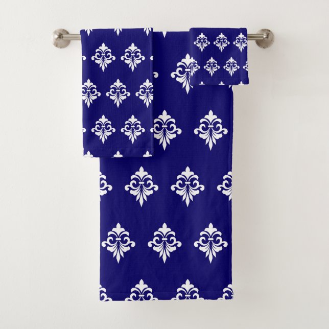 Elegant Floral Pattern in Blue and White Badhandtuch Set (Insitu)