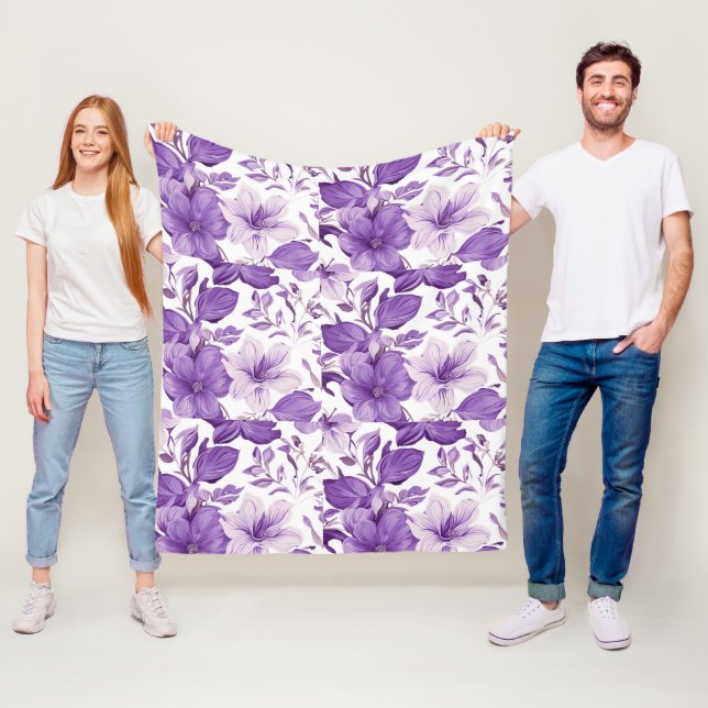 Elegant floral pattern in purple tones fleecedecke (Beispiel)