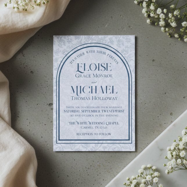 Elegant Floral Toile Script Monogram Blue Wedding Einladung (Elegant Floral Toile Script Monogram Blue Wedding Invitation)