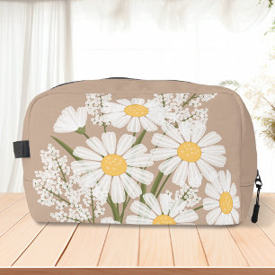 Elegant Floral White Daisies auf Beige Waschbeutel