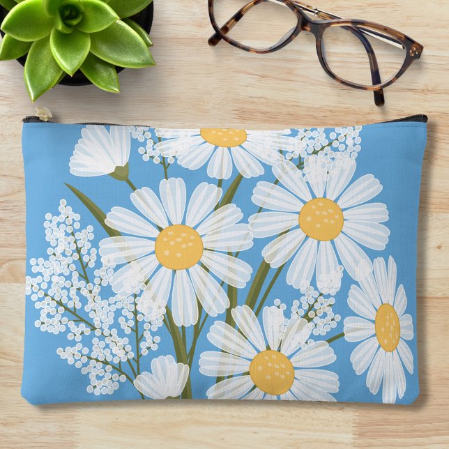 Elegant Floral White Daisies on Blue Zubehörtasche (Von Creator hochgeladen)