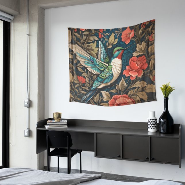 Elegant Flying Hummingbird William Morris Inspirie Wandteppich (Von Creator hochgeladen)