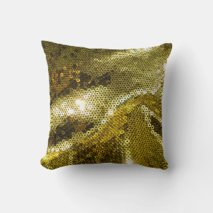 Elegant gezapftes funkelndes Textil nah. Mehr Kissen