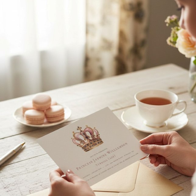 Elegant Gold and White Stripes Princess Birthday  Einladung (Von Creator hochgeladen)