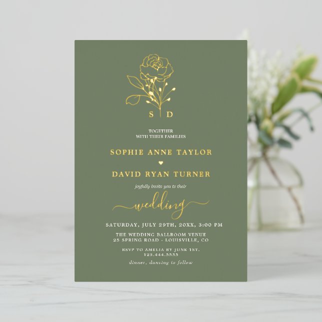 Elegant Gold Floral Sage Green Monogram Wedding Folieneinladung (Stehend vorne)