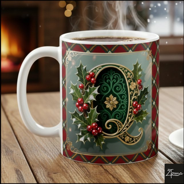 Elegant Gold Holly Christmas Initial Letter Q Kaffeetasse (Von Creator hochgeladen)
