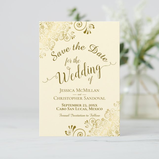 Elegant Gold Lace Filigree auf Ivory Cream Wedding Save The Date (Stehend Vorderseite)