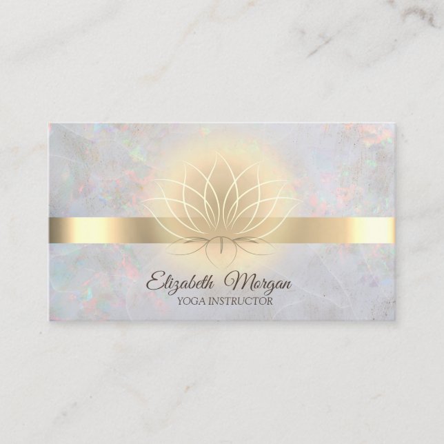 Elegant Gold Lotus Opal Yoga Instructor Visitenkarte (Vorderseite)