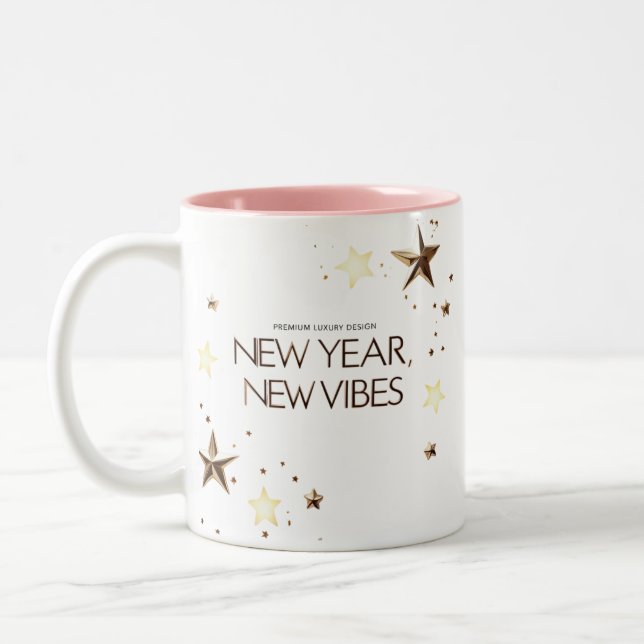 Elegant Gold Stars "New Year, New Vibes Zweifarbige Tasse (Links)