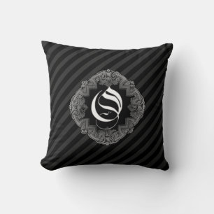 Elegant Goth Initial O Throw Kissen