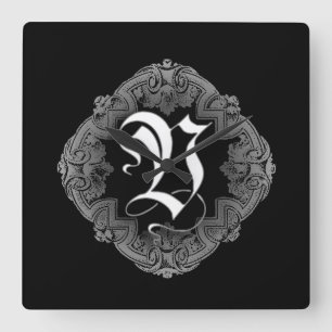 Elegant Goth Initial V Quadratische Wanduhr