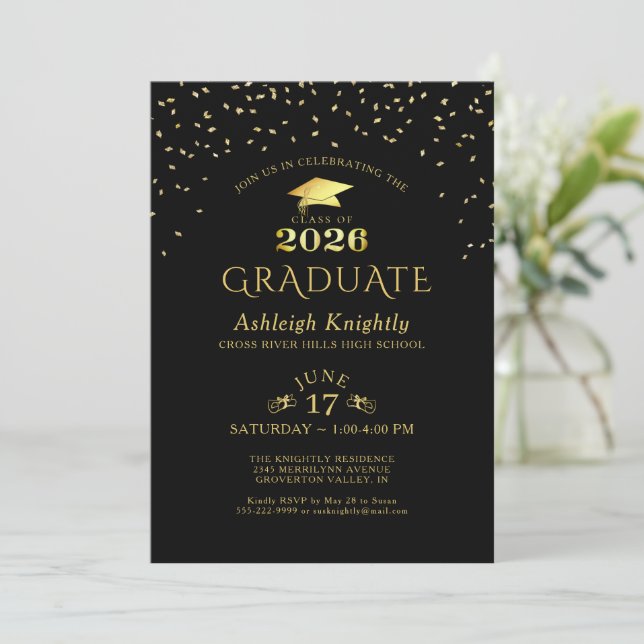 Elegant Graduate 2025 Black Gold Confetti Einladung (Stehend Vorderseite)