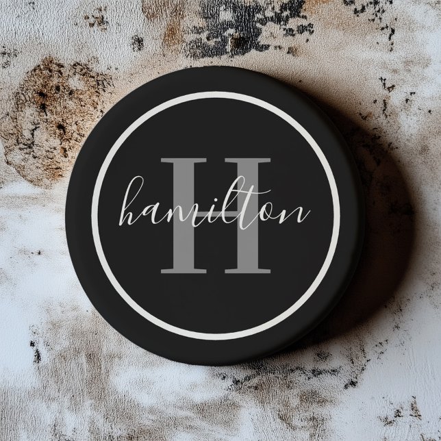 Elegant Gray Black Round Custom Monogram Initial Getränkeuntersetzer (Von Creator hochgeladen)