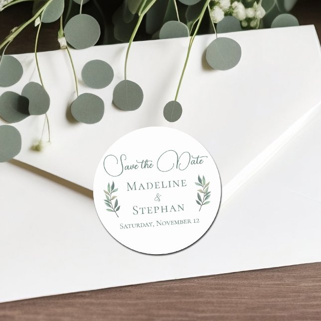 Elegant Green Eucalyptus Leaf Modern Save the Date Runder Aufkleber (Von Creator hochgeladen)