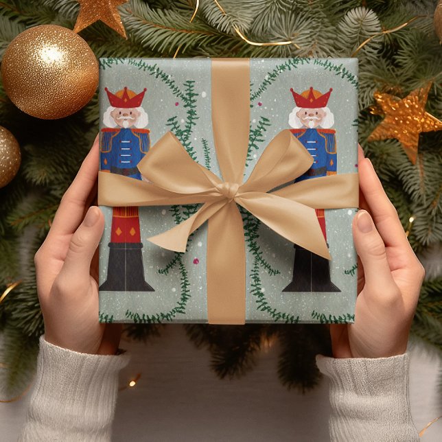Elegant Green Festive Merry Christmas Nutcracker Geschenkpapier (Von Creator hochgeladen)