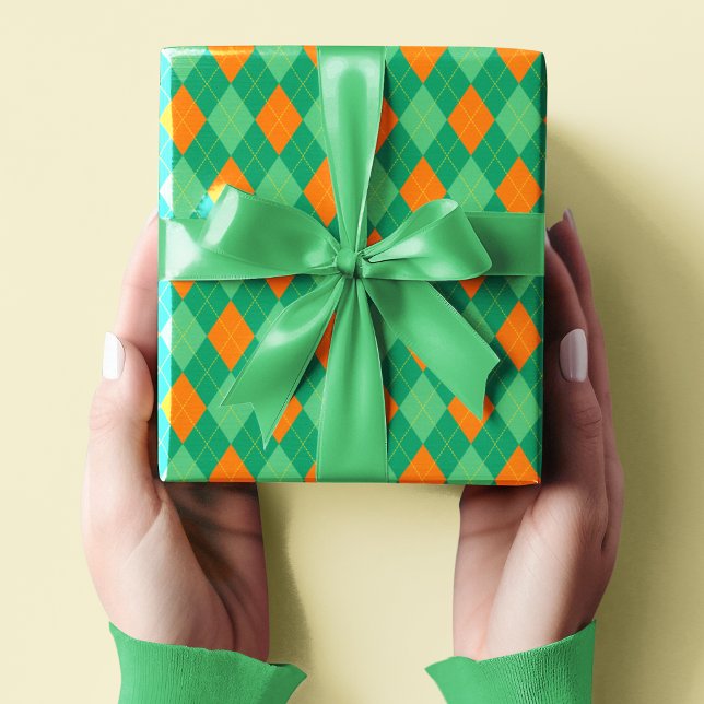 Elegant Green & Orange Raute St Patrick's Day Geschenkpapier (Elegant St Patrick's Day Green & Orange Argyle Pattern. Modern Diamonds Pattern.)