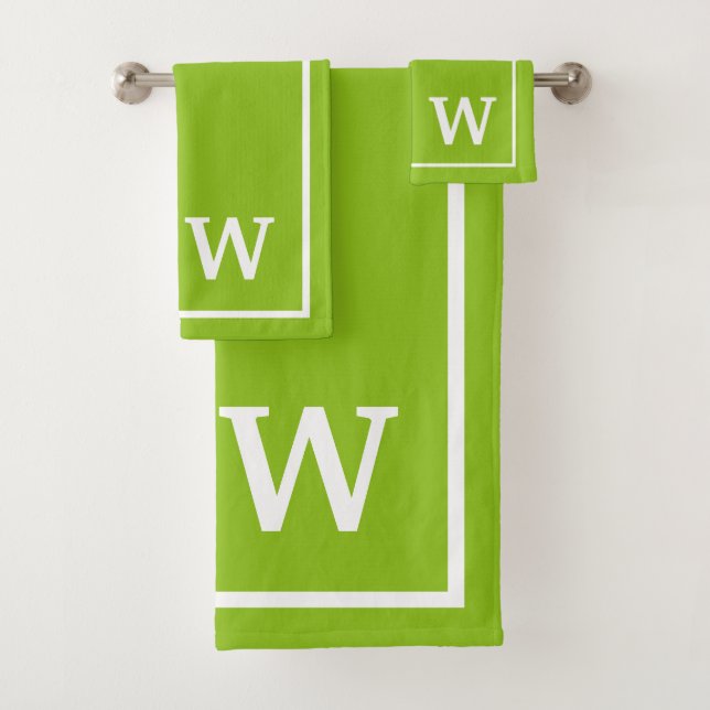 Elegant Green White Personalized Monogram  Badhandtuch Set (Insitu)
