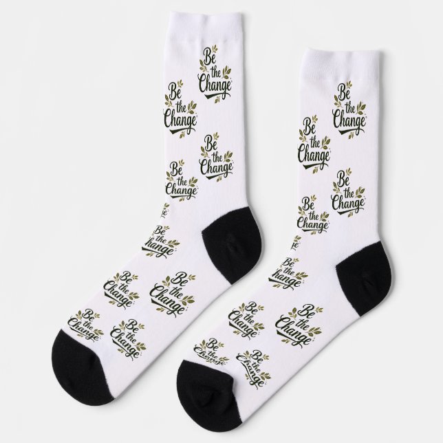 Elegant Hand-Lettered "Be the Change" Black Script Socken (Linkes Detail)
