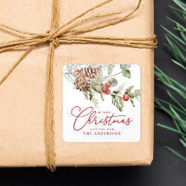 Elegant Holly Berries and Pine Cones Weihnachten Quadratischer Aufkleber
