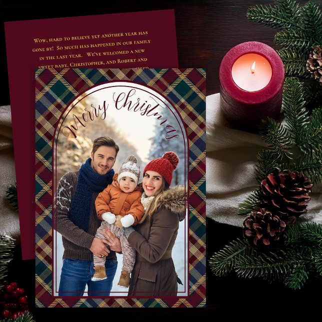 Elegant Holly Berries Kariertes Weihnachtsschreibe Feiertagskarte (Elegant Holly and Berries and Rich Plaid Arch-Photo Merry Christmas Holiday Letter Greeting Card)