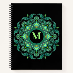 Elegant Hues of Green Mandala Blühe Monogram Notizbuch