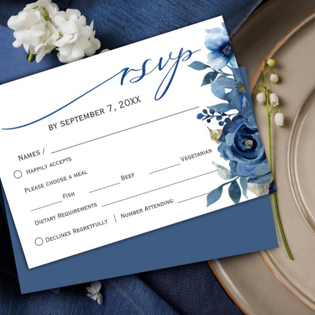 Elegant Ice Blue Winter Floral RSVP Karte (Elegant Ice Blue Winter Floral RSVP Card #rsvpcard #navyblue #zazzlemade)