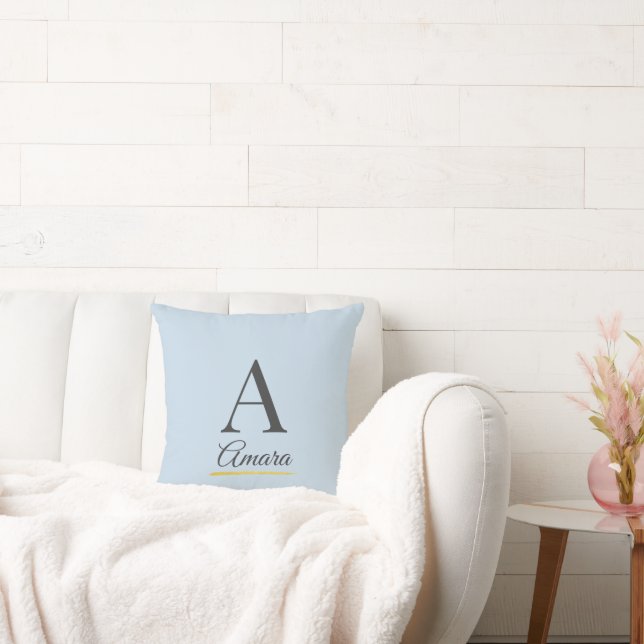 Elegant Initial and Name Monogram Sky Blue Kissen (Liege)