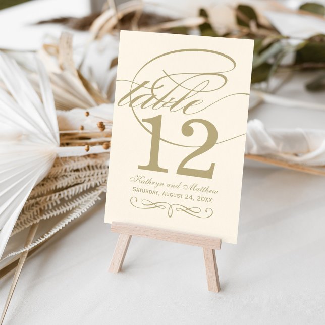 Elegant Ivory Gold Calligraphy Wedding Monogram Tischnummer (Von Creator hochgeladen)
