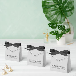 Elegant Light Gray Birthday Party Design Geschenkschachtel