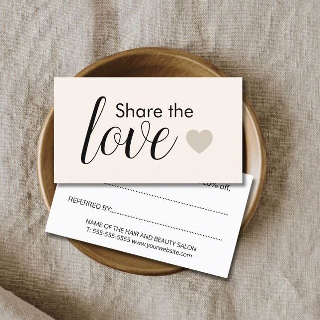 Elegant Light Pastel Heart Beauty Salon Empfehlungskarte (Von Creator hochgeladen)